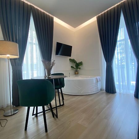 Gualtieri B&B - Luxury Rooms Сан-Джорджо-а-Кремано Экстерьер фото