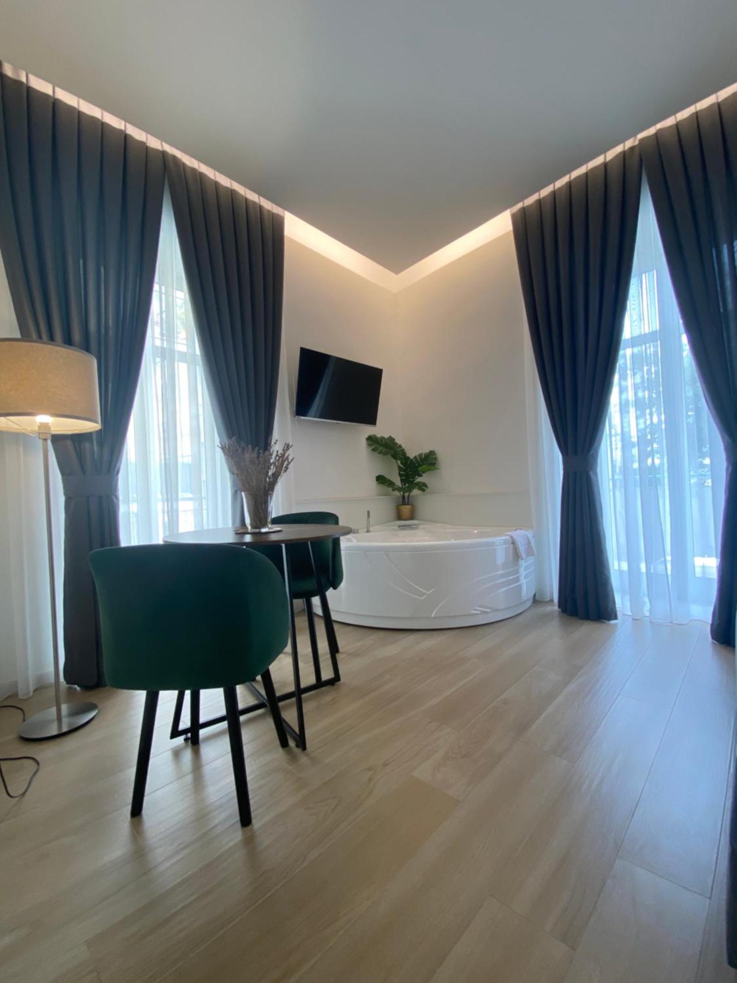 Gualtieri B&B - Luxury Rooms Сан-Джорджо-а-Кремано Экстерьер фото